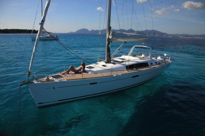 Bareboat Sailing Yacht Oceanis 50 F photo 3