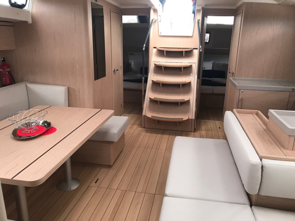 Bareboat Sailing Yacht Beneteau Oceanis 51.1 photo 5