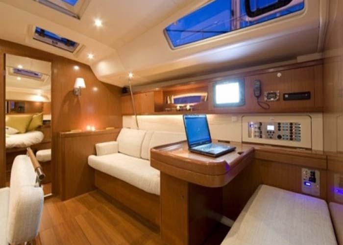 Bareboat Sailing Yacht Oceanis 54 photo 4