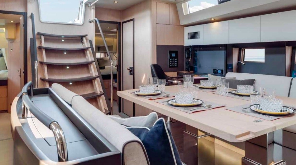 Crewed Sailing Yacht OCEANIS 62 photo 3