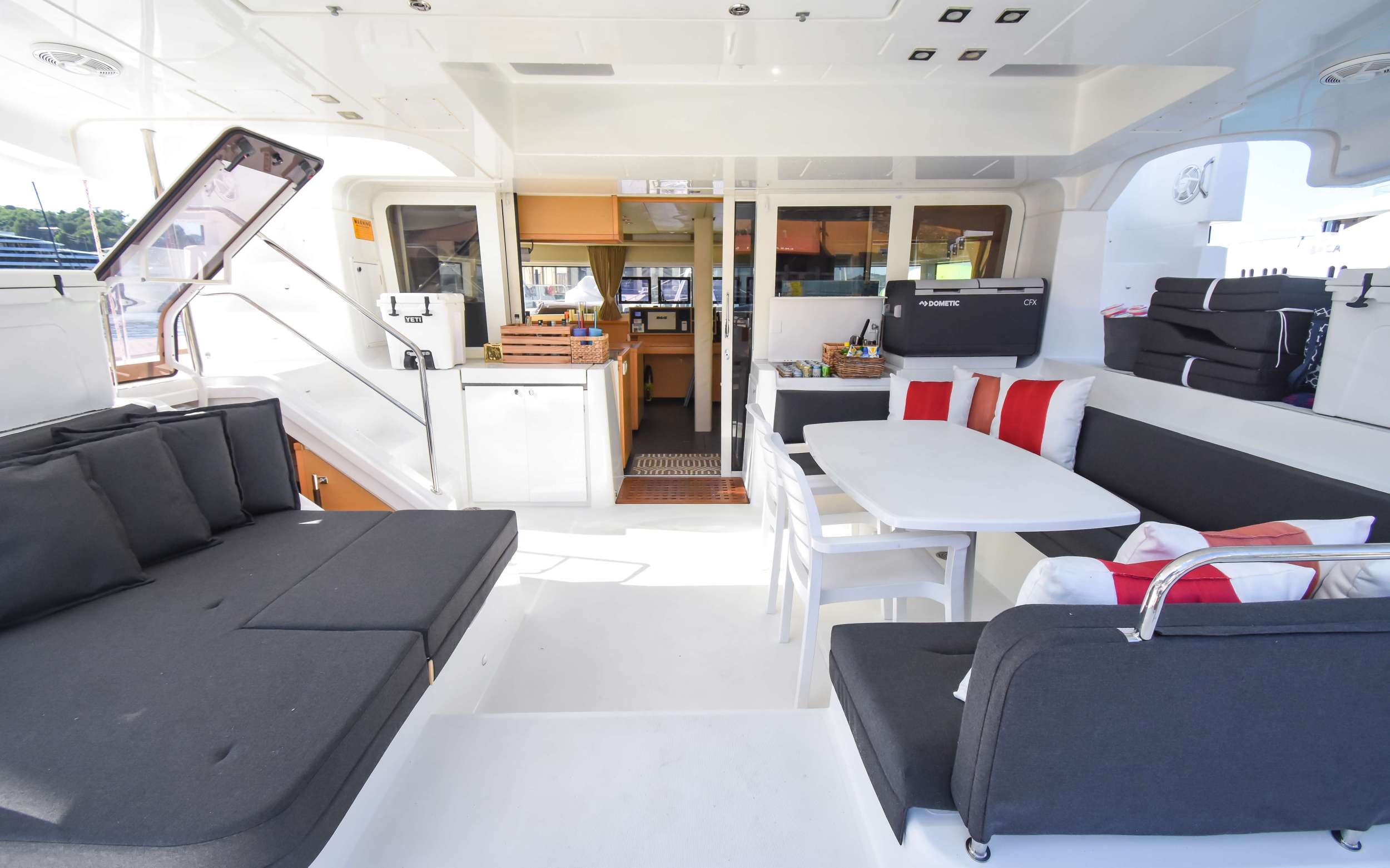 Luxury Crewed Catamaran OCELOT photo 8