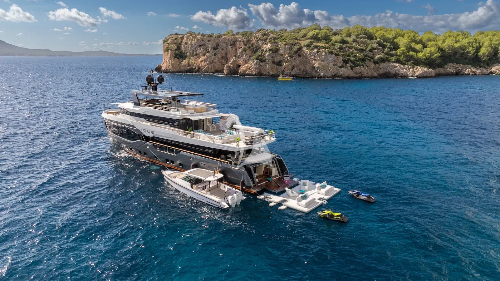 Luxury Crewed Motor Yacht OCULUS photo 6