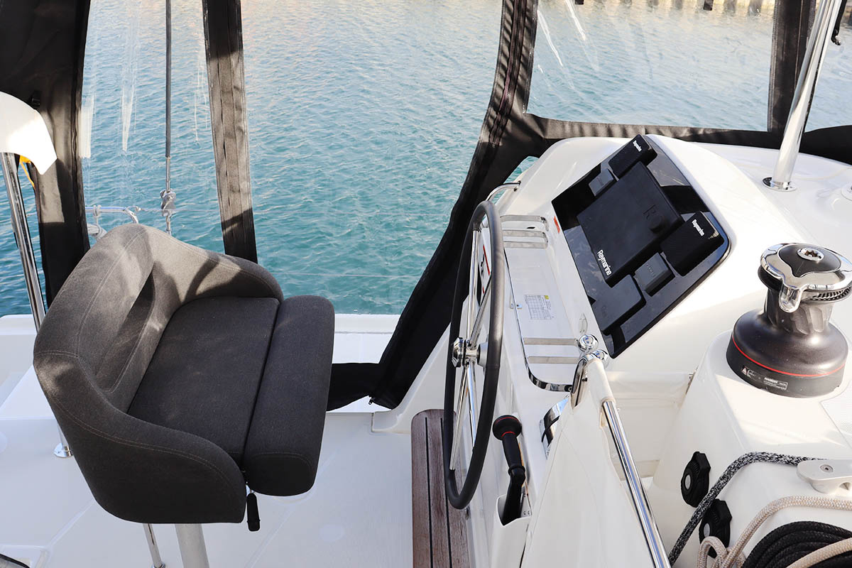 Bareboat Catamaran ODYSSEY photo 5