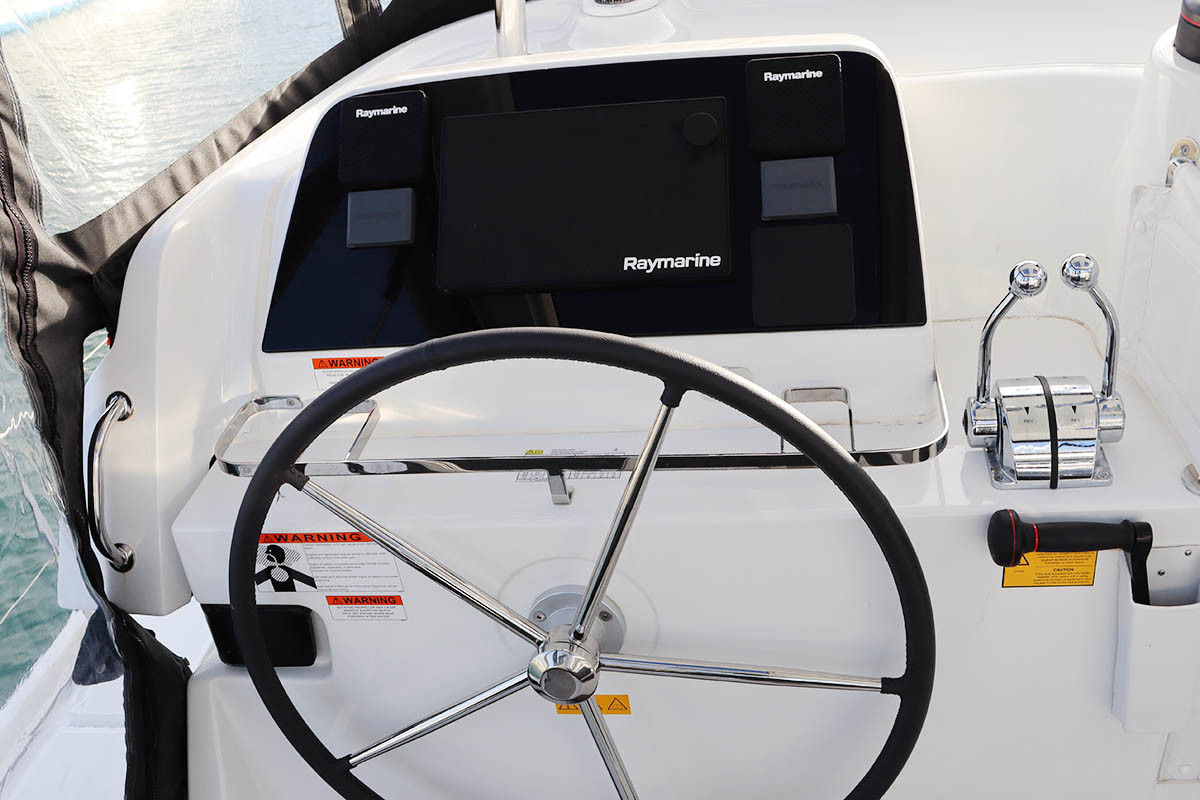 Bareboat Catamaran ODYSSEY photo 6