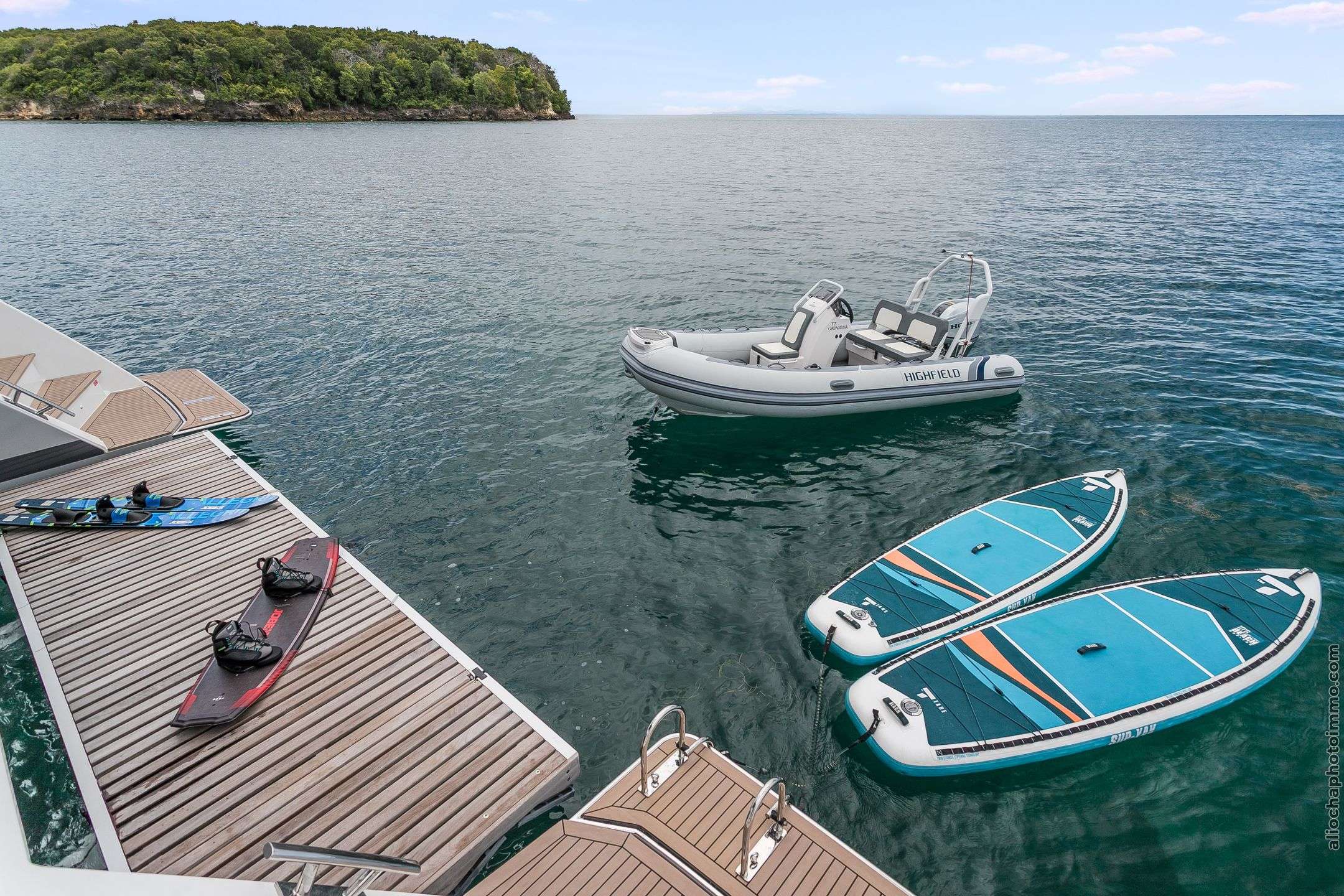 Luxury Crewed Catamaran OKINAWA photo 4