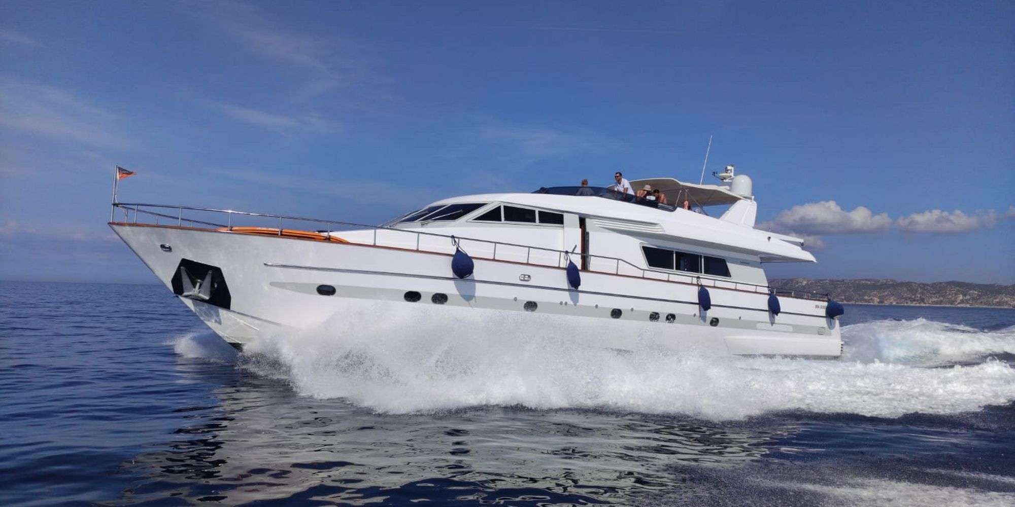 Crewed Motor Yacht OLA photo 3