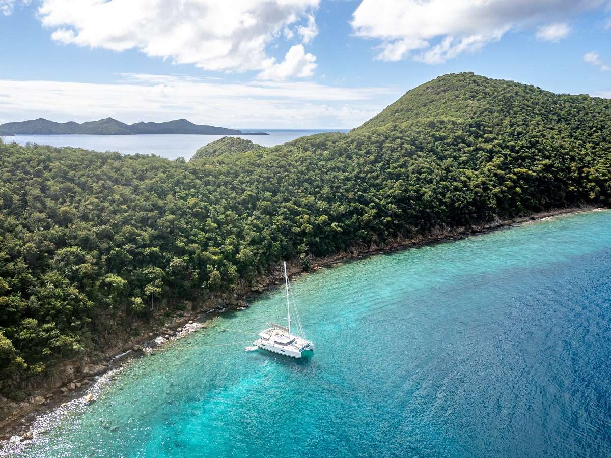 Crewed Catamaran OLIVIA CHARLES photo 5