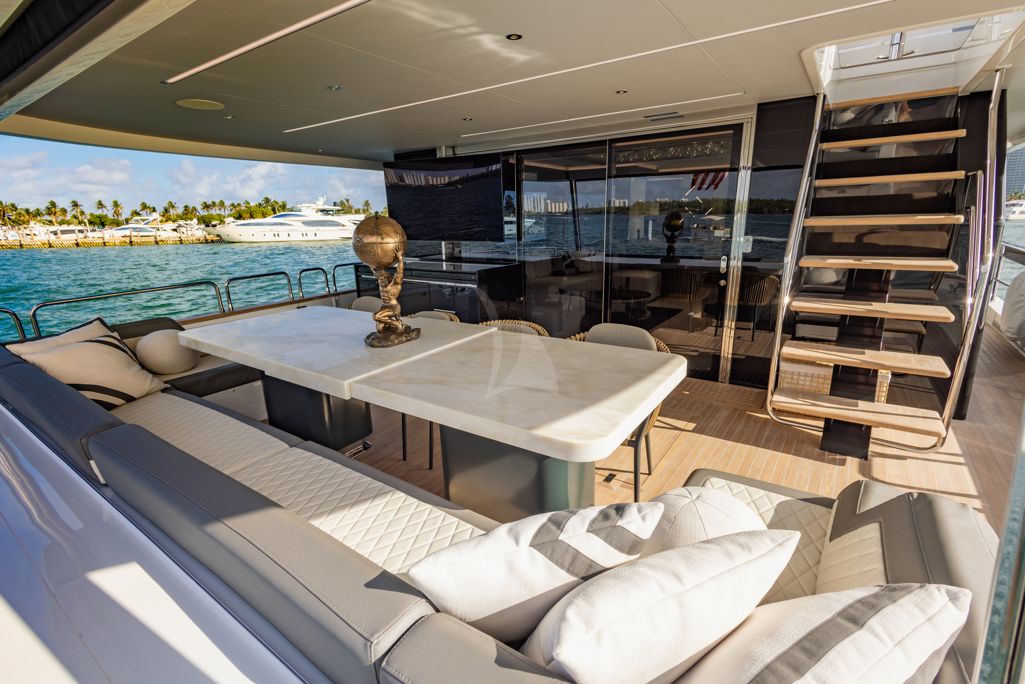 Luxury Crewed Motor Yacht OLYMPUS photo 8