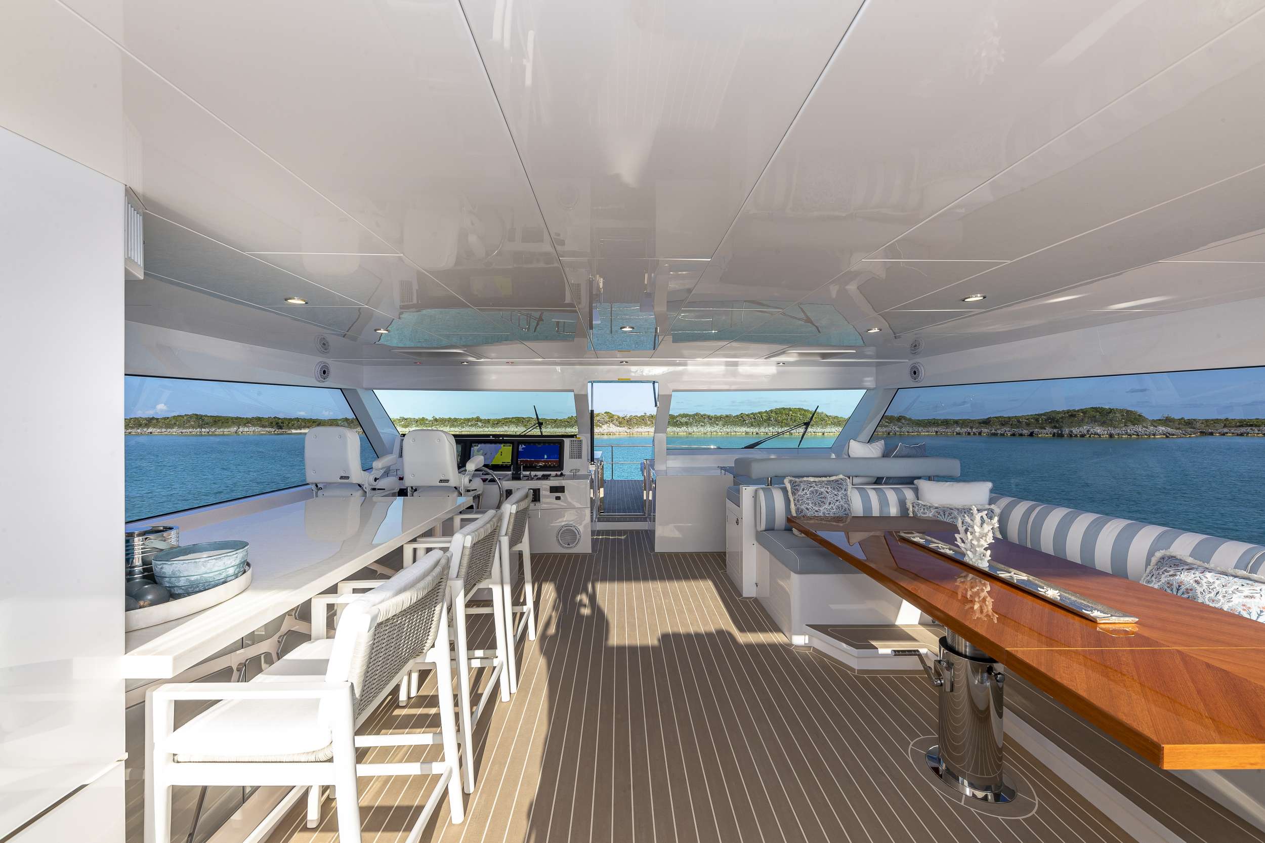 Luxury Crewed Catamaran OMAKASE photo 6