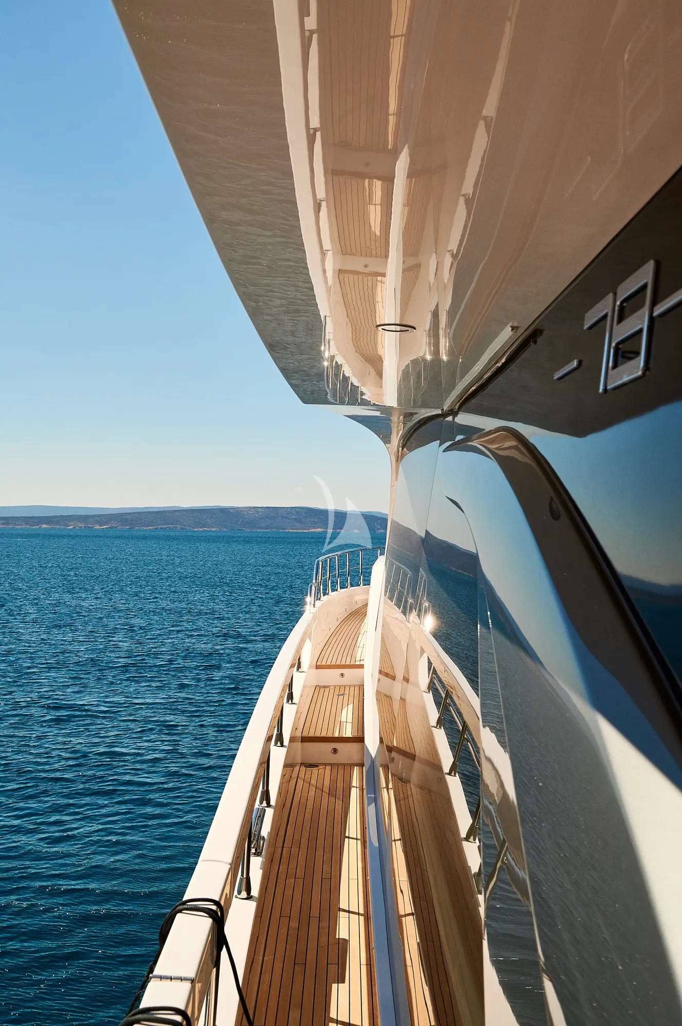 Luxury Crewed Motor Yacht OMR GROUP photo 5