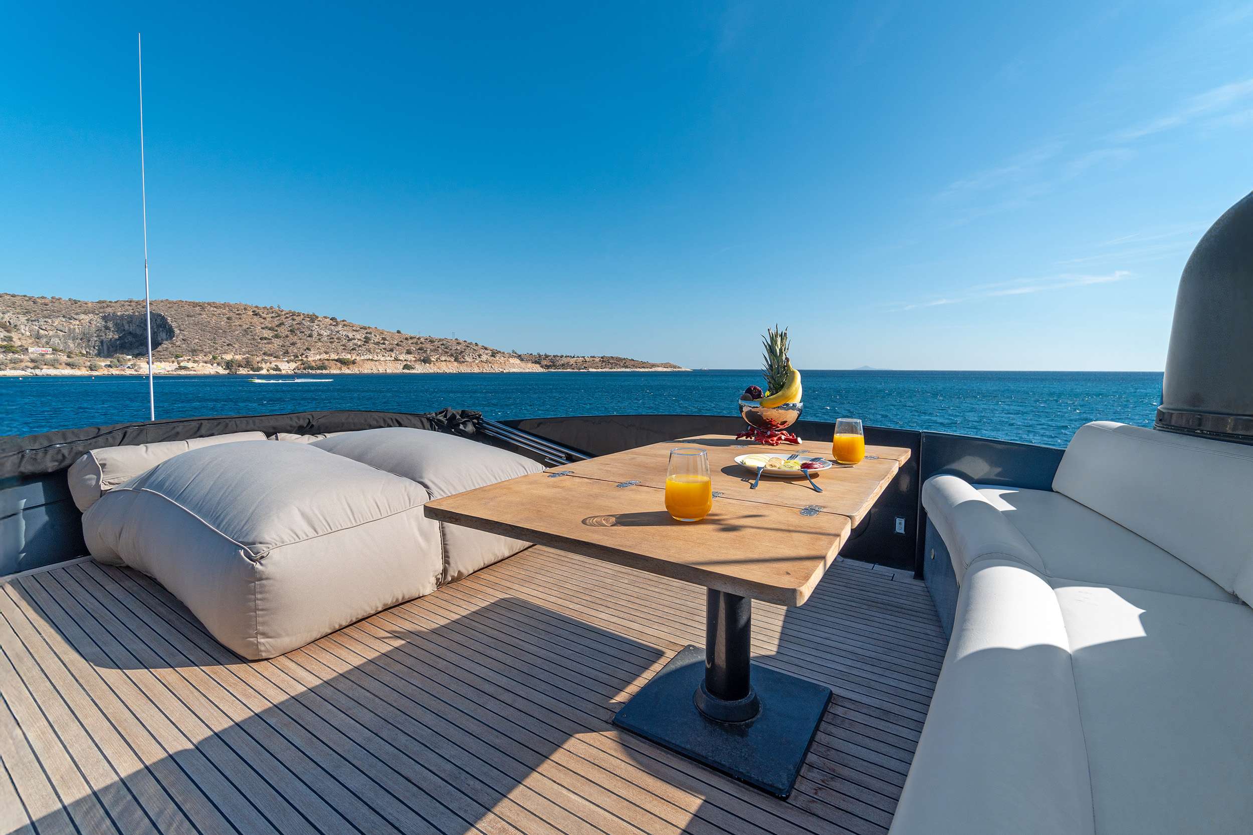 Luxury Crewed Motor Yacht ONE photo 8