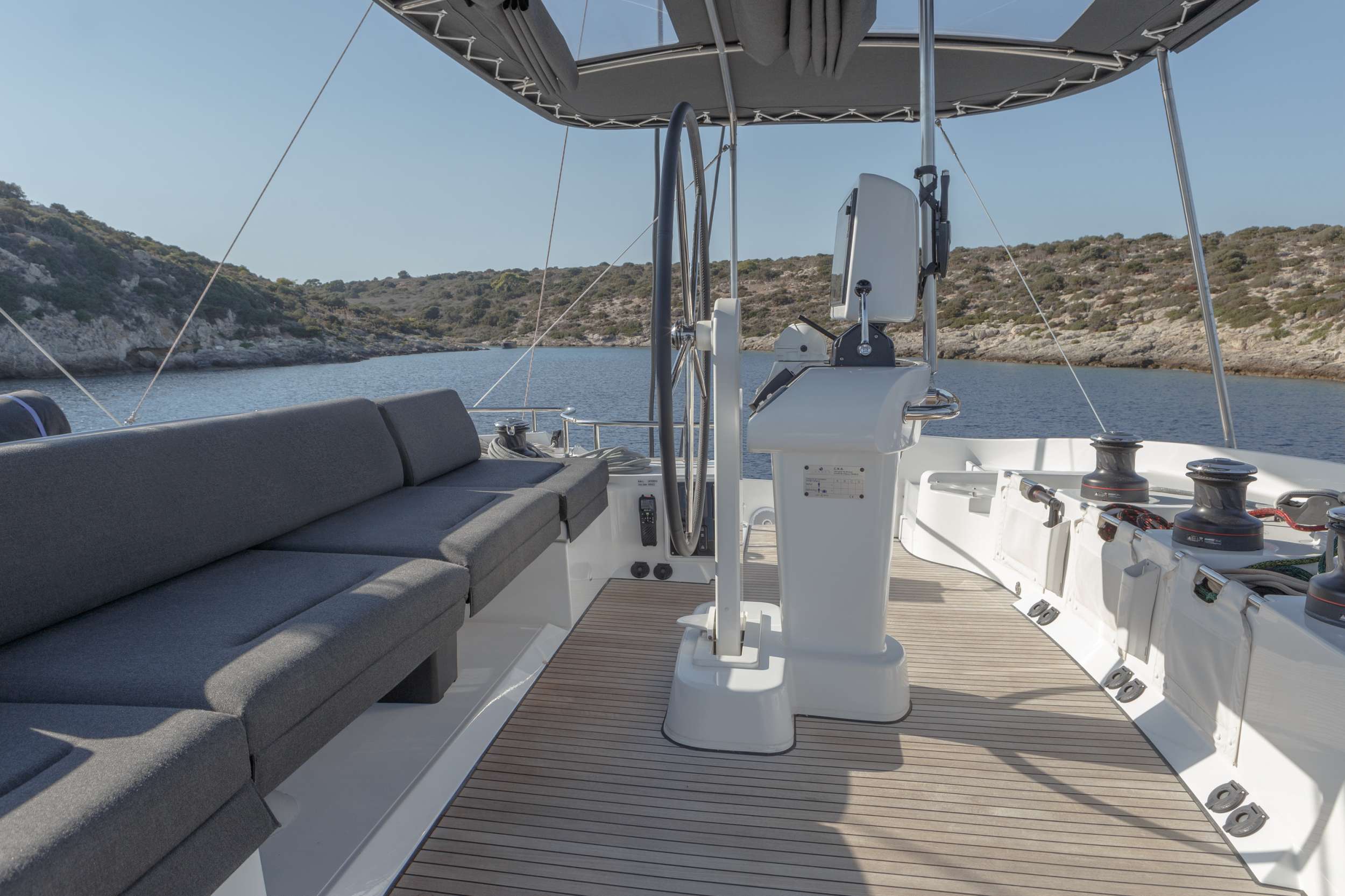 Crewed Catamaran ONEIDA photo 6