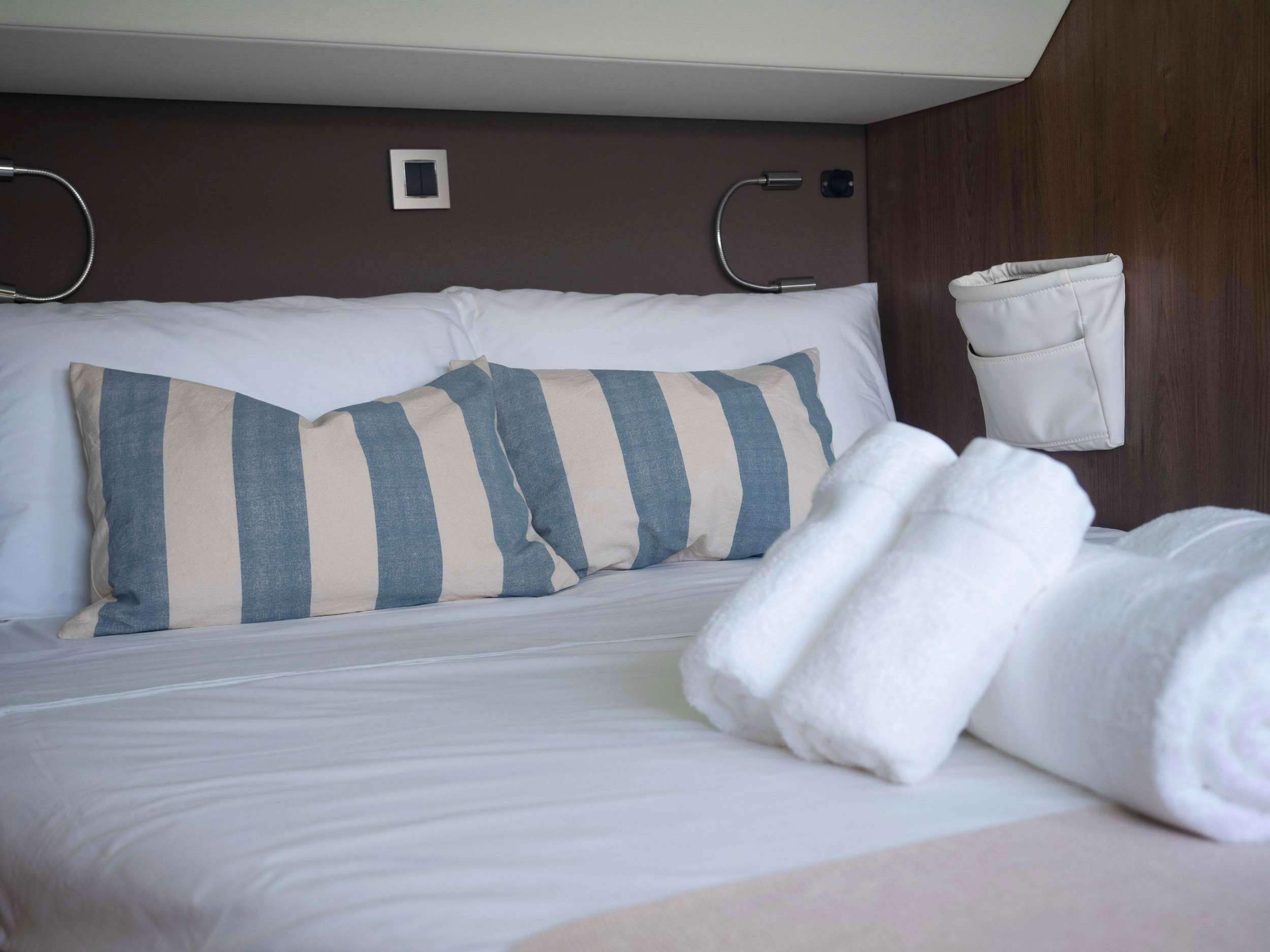 Crewed Catamaran ONLY ONE LIFE photo 6