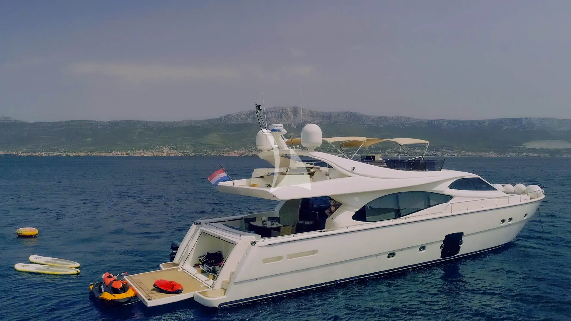 Luxury Crewed Motor Yacht ORLANDO L photo 3