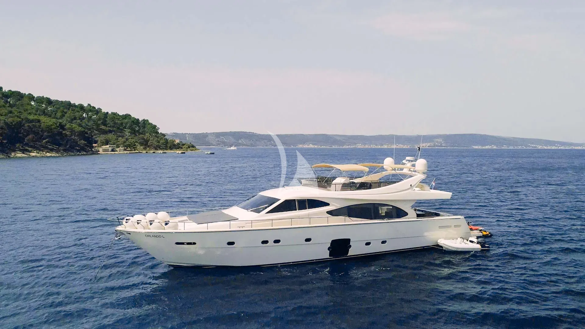 Luxury Crewed Motor Yacht ORLANDO L photo 7