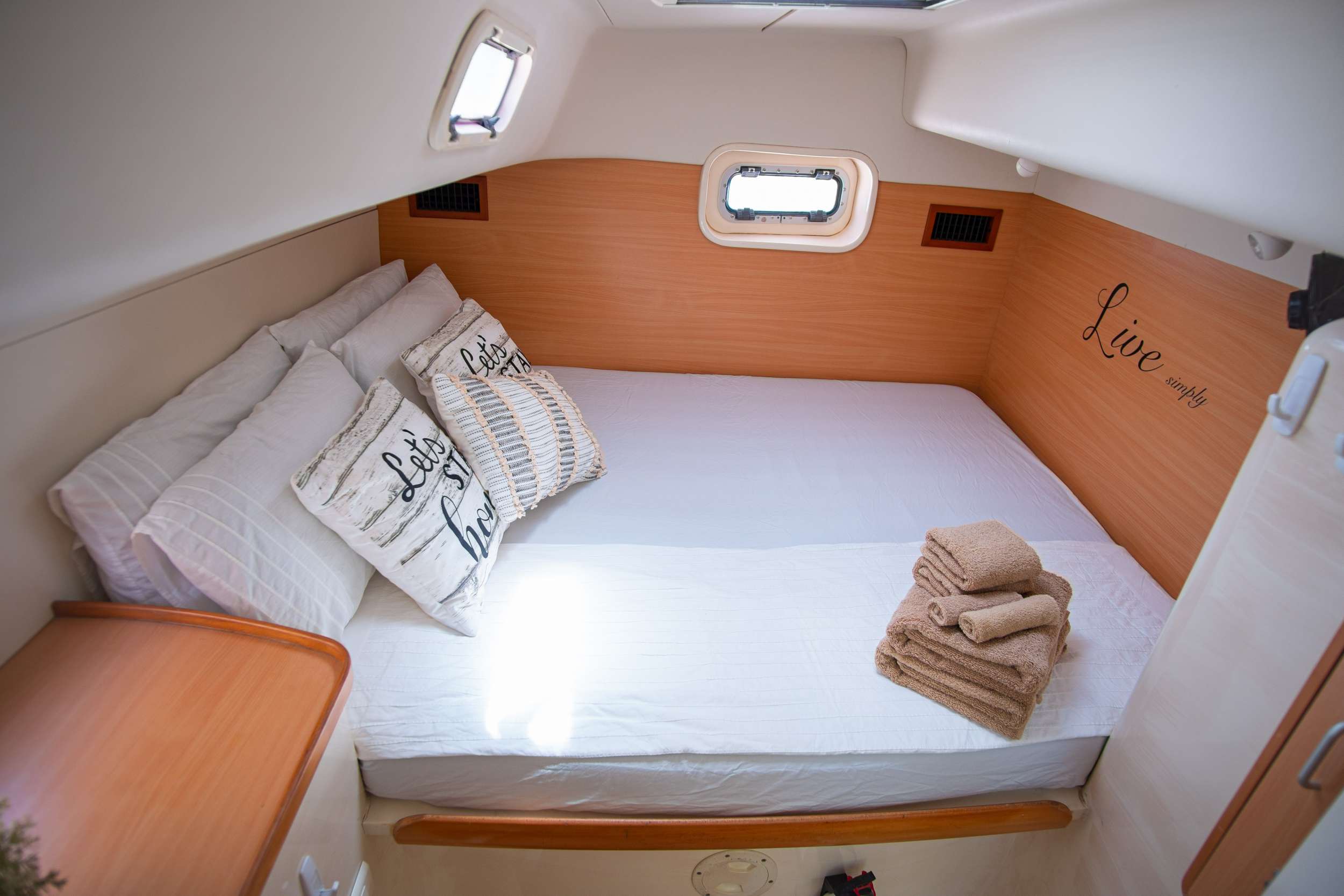 Crewed Catamaran OUTBACK photo 8