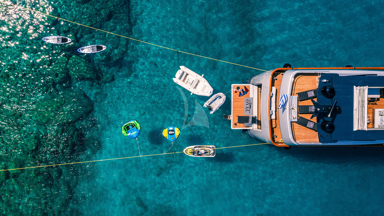 Luxury Crewed Motor Yacht OVAL photo 7