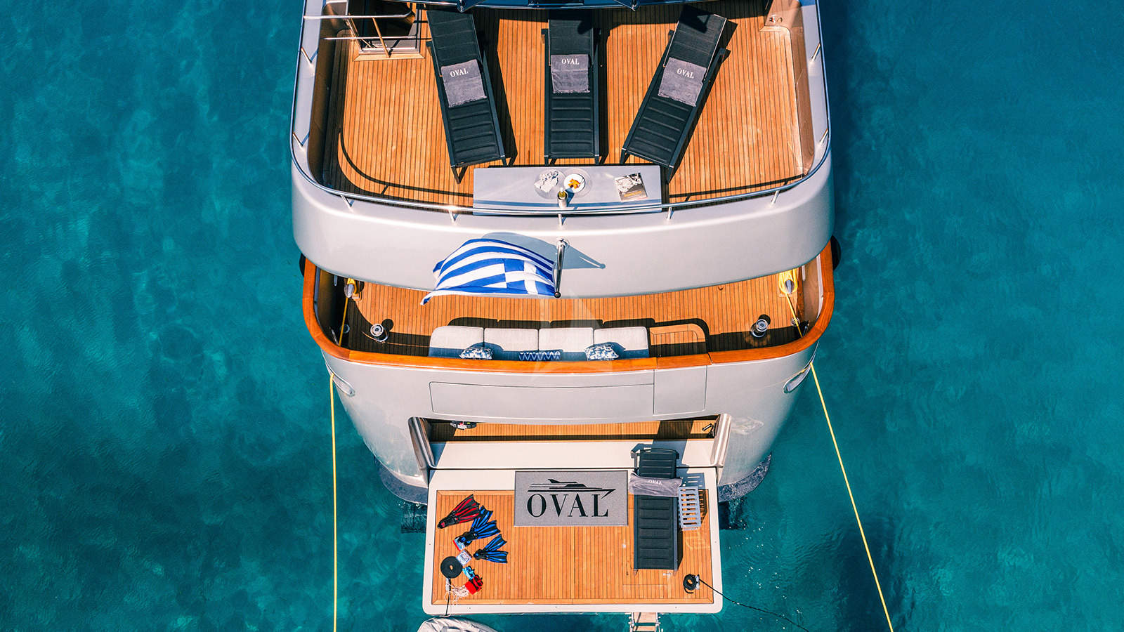 Luxury Crewed Motor Yacht OVAL photo 8