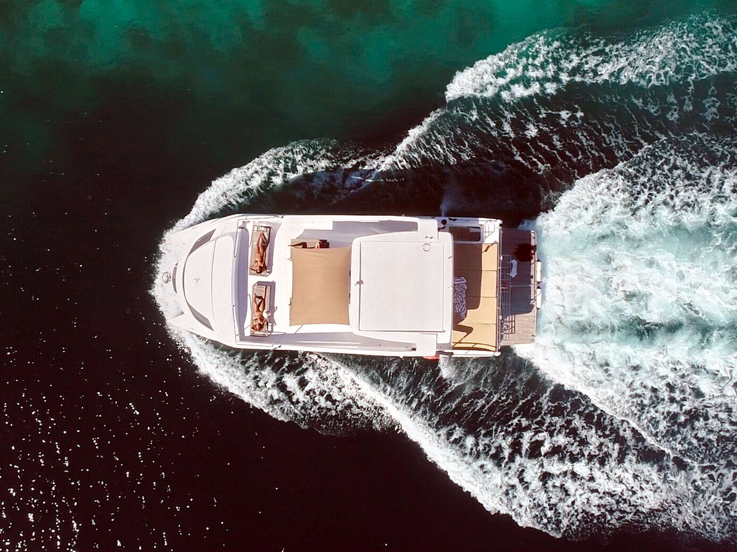 Crewed Power Catamaran OVER REEF photo 3