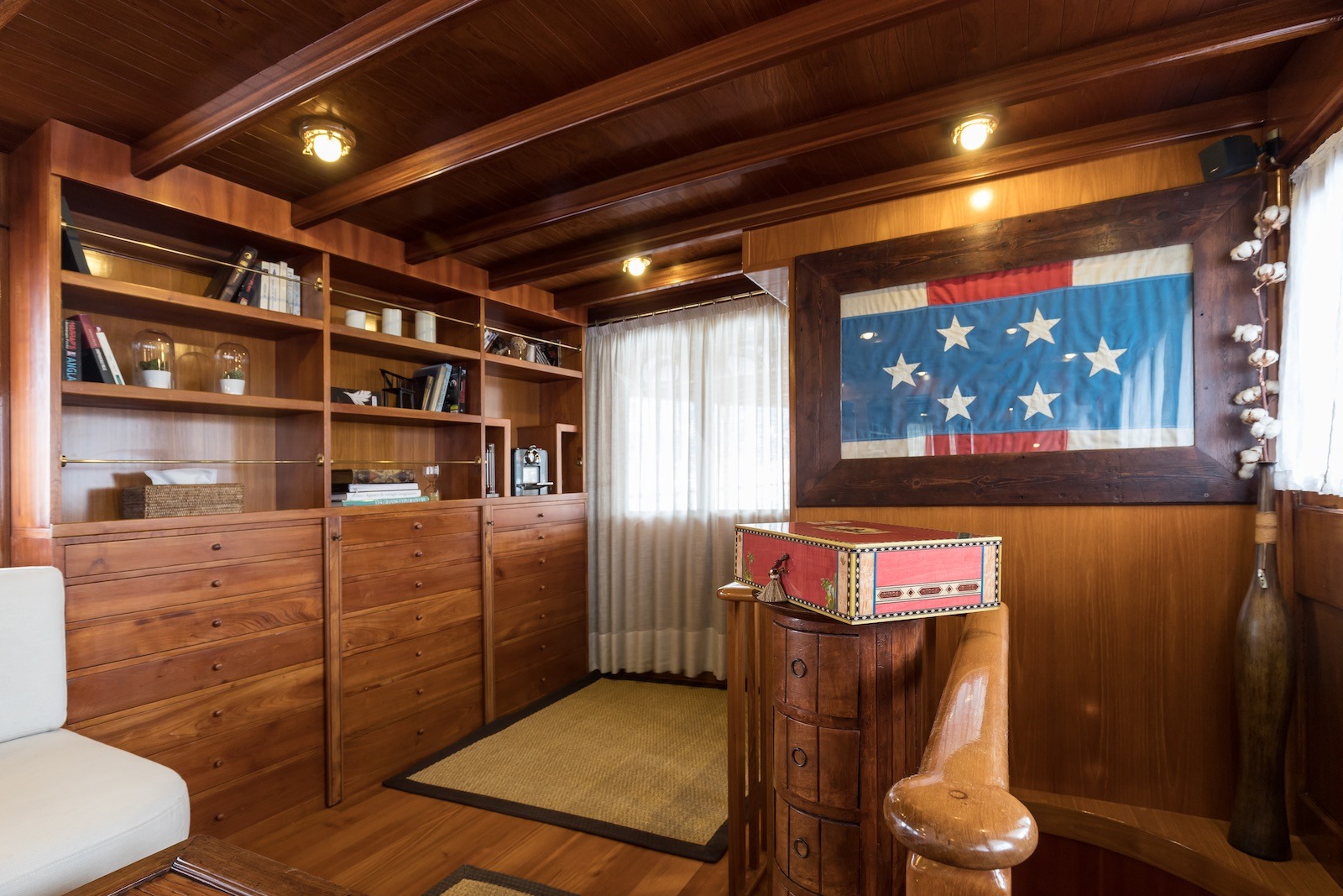 Luxury Motor Yacht OVER THE RAINBOW photo 6