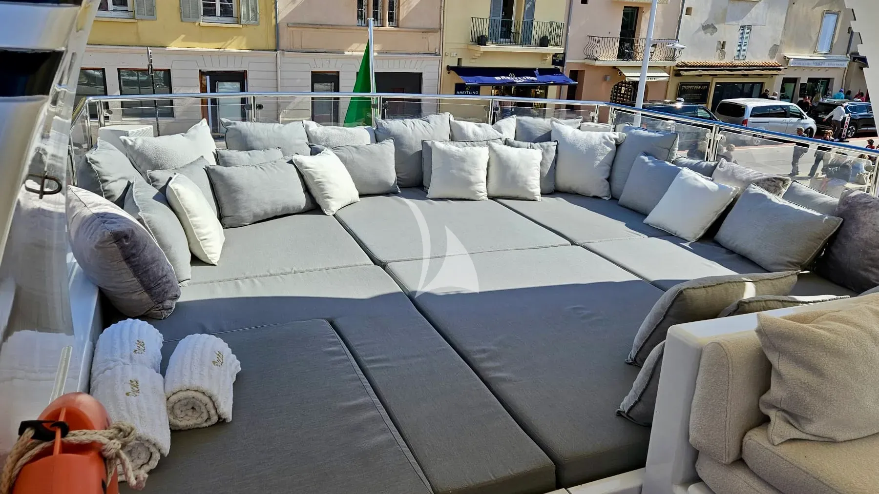 Luxury Crewed Motor Yacht PACHA photo 6