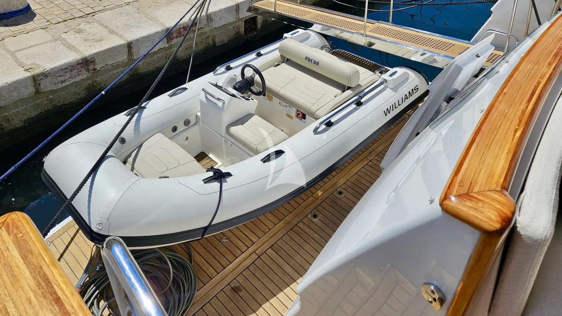 Luxury Crewed Motor Yacht PACHA photo 8