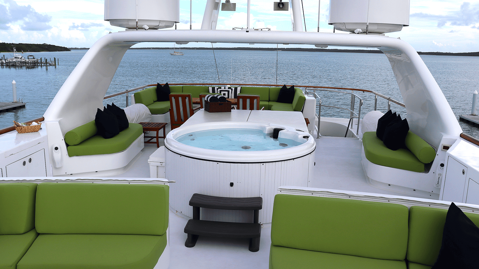 Luxury Crewed Motor Yacht PACKAGE DEAL photo 6
