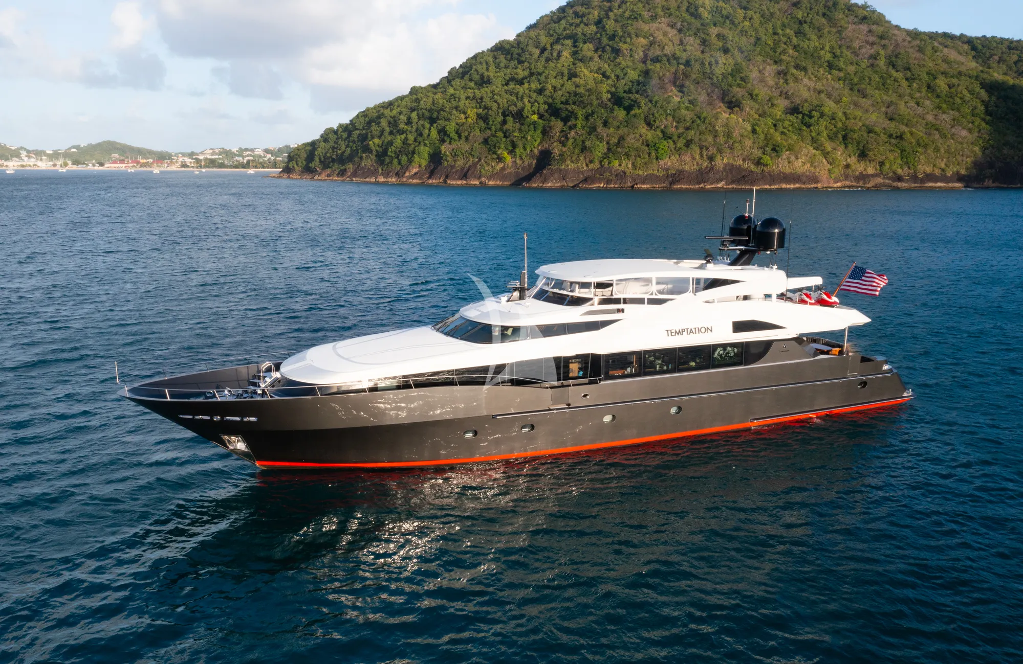 Luxury Crewed Motor Yacht TEMPTATION photo 4