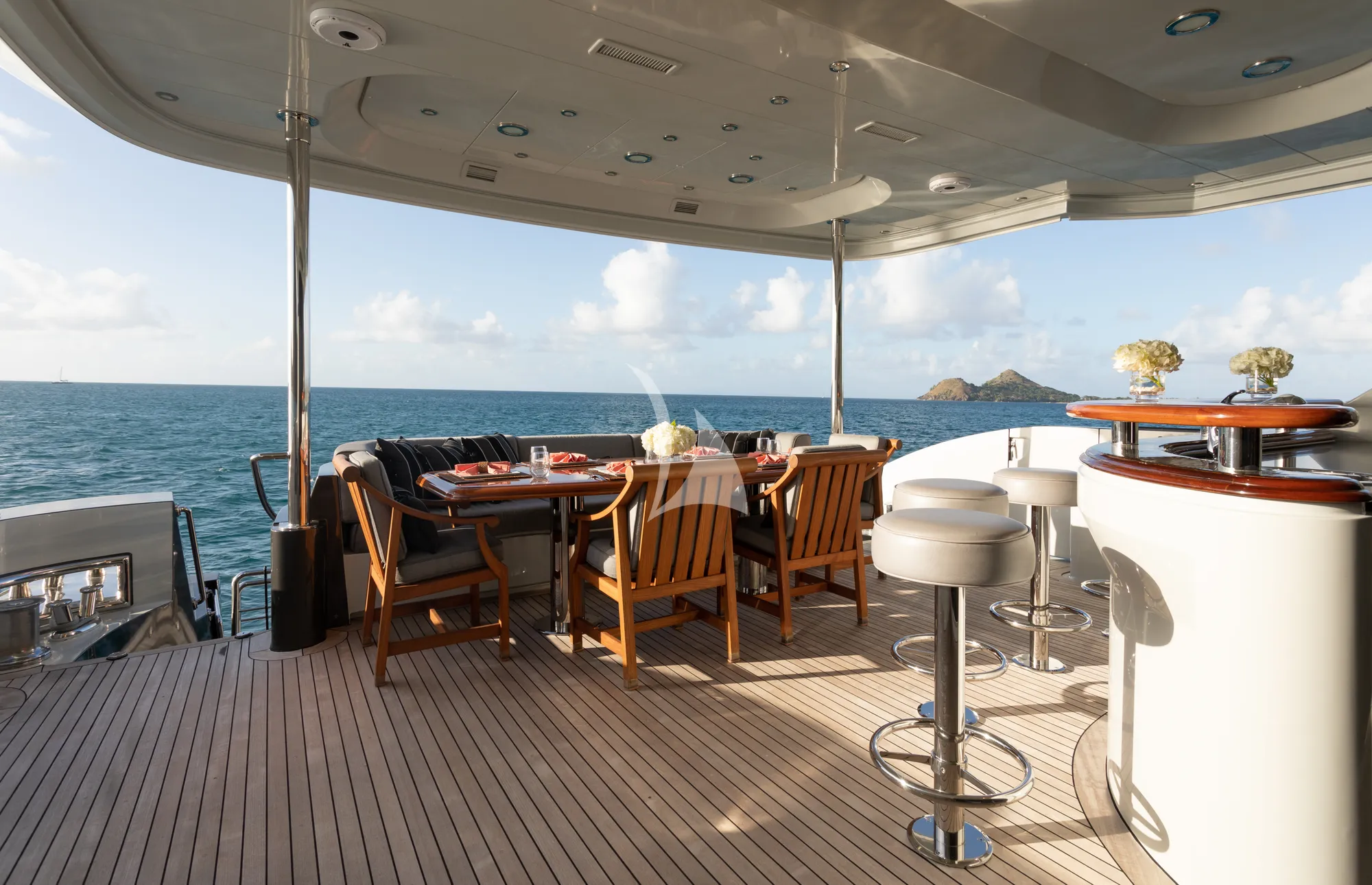 Luxury Crewed Motor Yacht TEMPTATION photo 7
