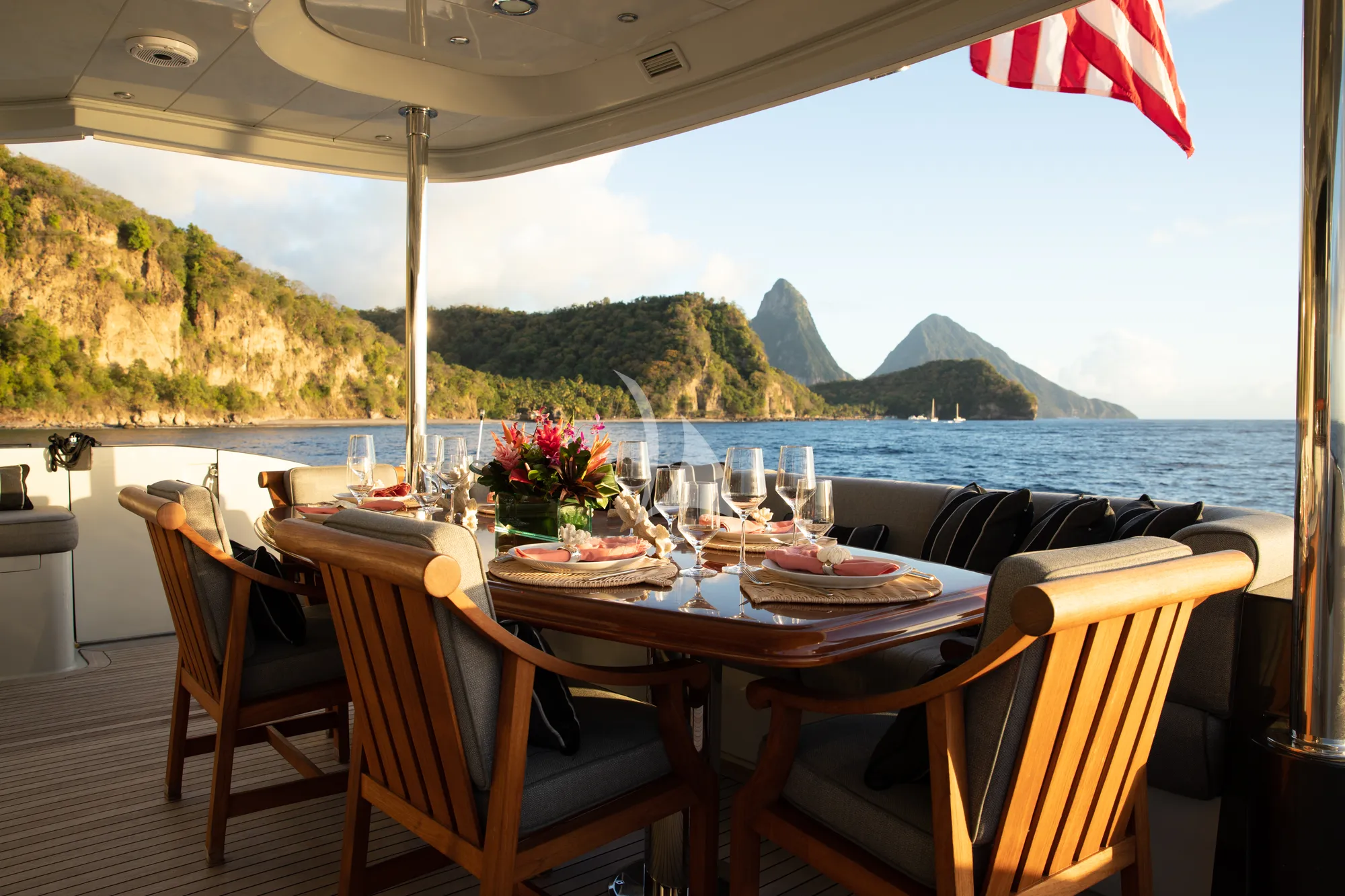 Luxury Crewed Motor Yacht TEMPTATION photo 8