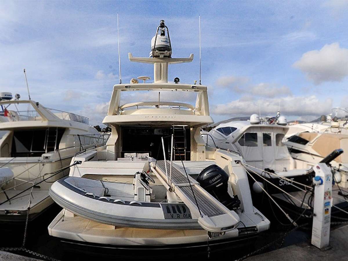 Crewed Motor Yacht PALMYRA photo 7