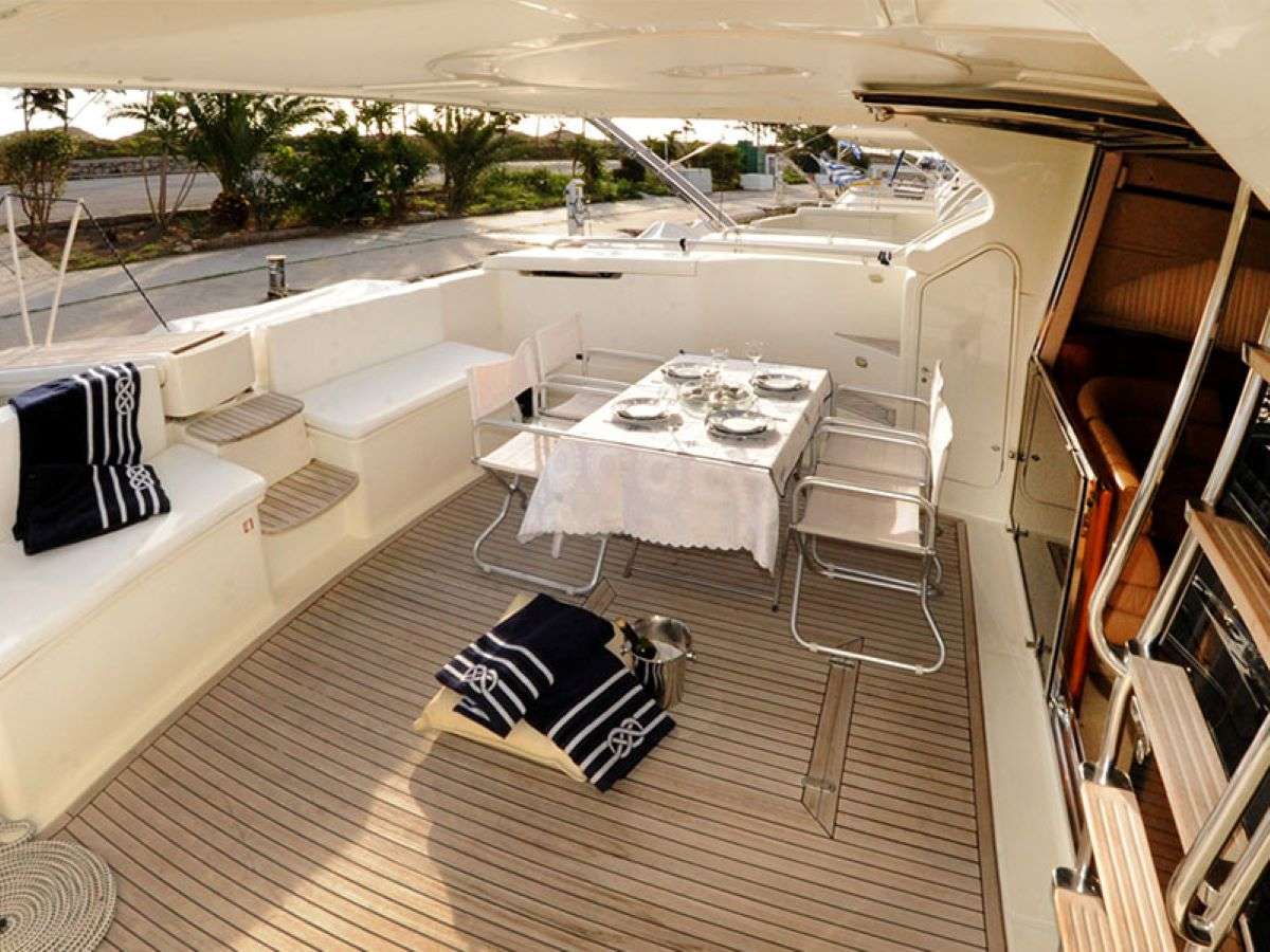 Crewed Motor Yacht PALMYRA photo 8