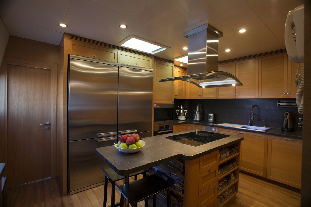 Luxury Crewed Motor Yacht PANFELISS photo 3