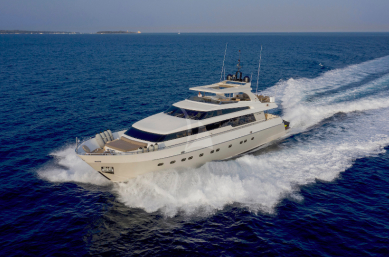 Luxury Crewed Motor Yacht PANTHOURS photo 4