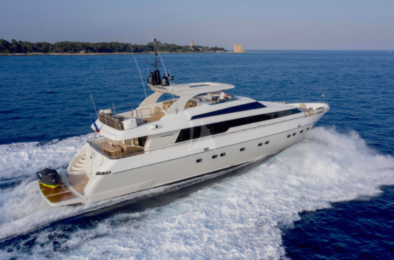 Luxury Crewed Motor Yacht PANTHOURS photo 5