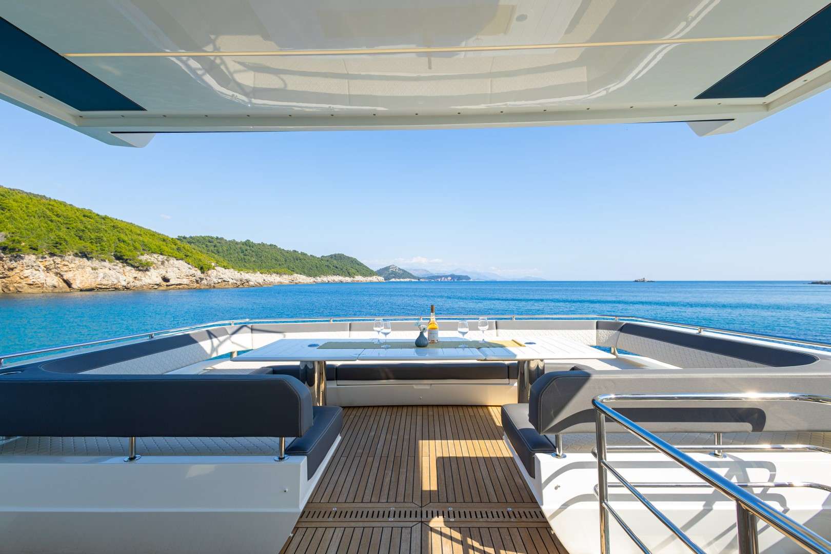 Luxury Crewed Motor Yacht PARADISE photo 6
