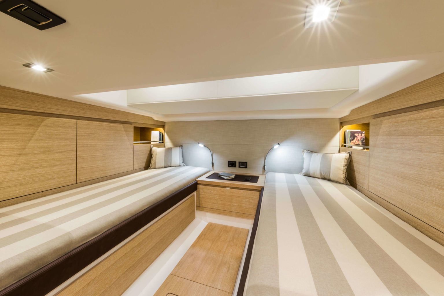 Bareboat Motor Yacht Pardo 43 photo 8