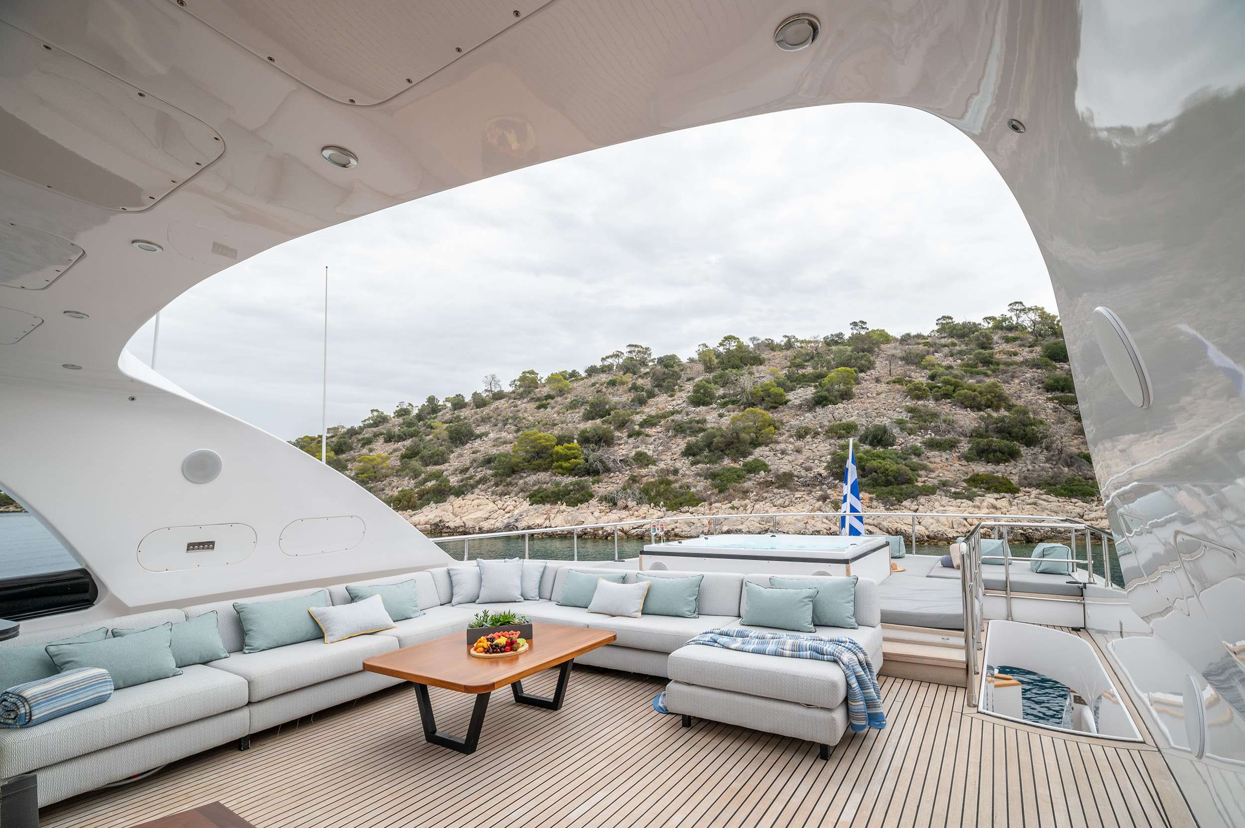 Luxury Crewed Motor Yacht PAREAKI II photo 4