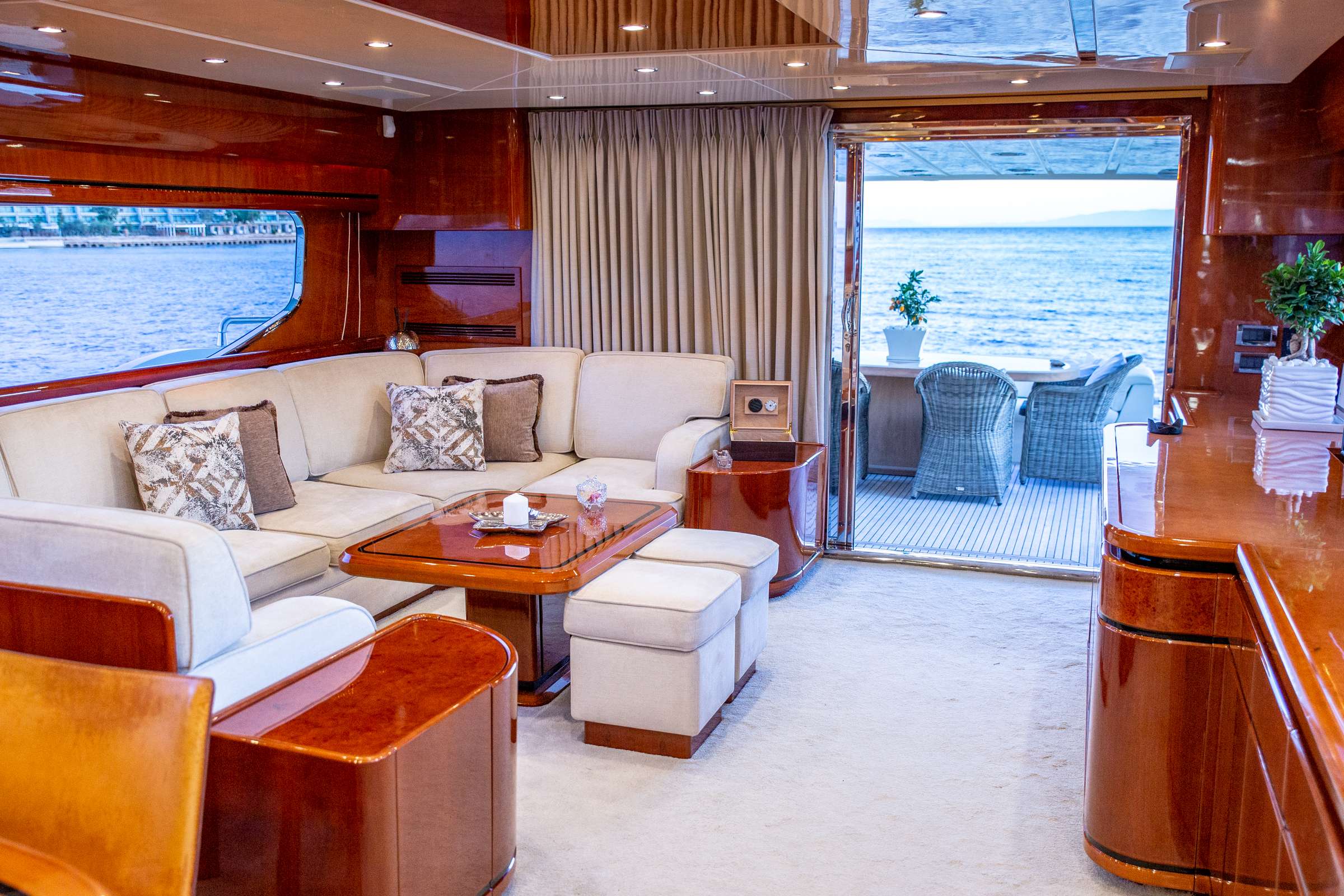 Crewed Motor Yacht PAREAKI photo 8