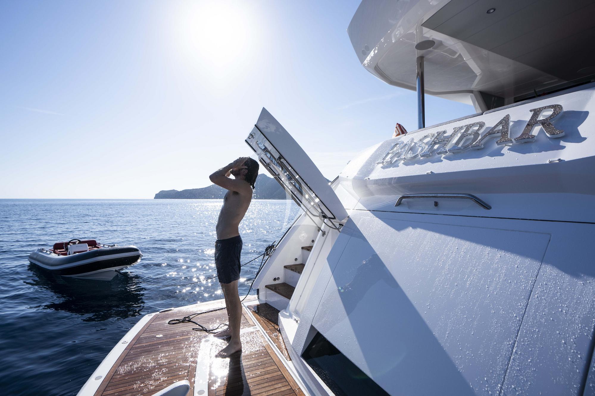 Crewed Motor Yacht PASHBAR photo 7