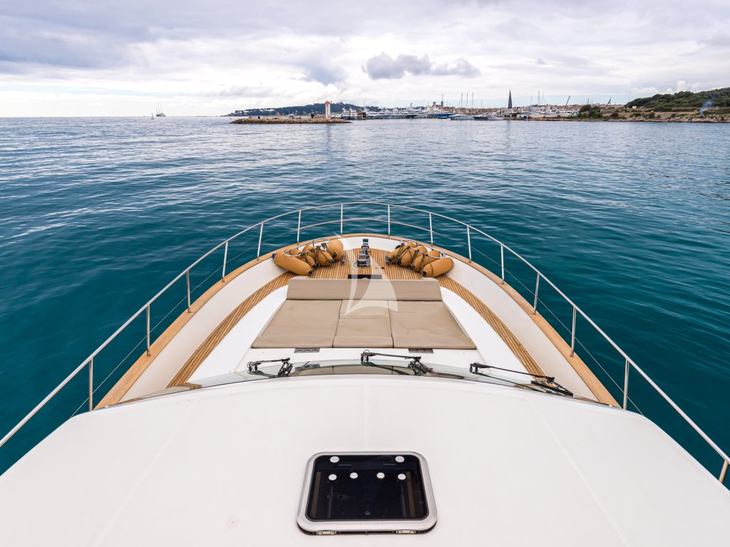 Crewed Motor Yacht PASSION photo 8