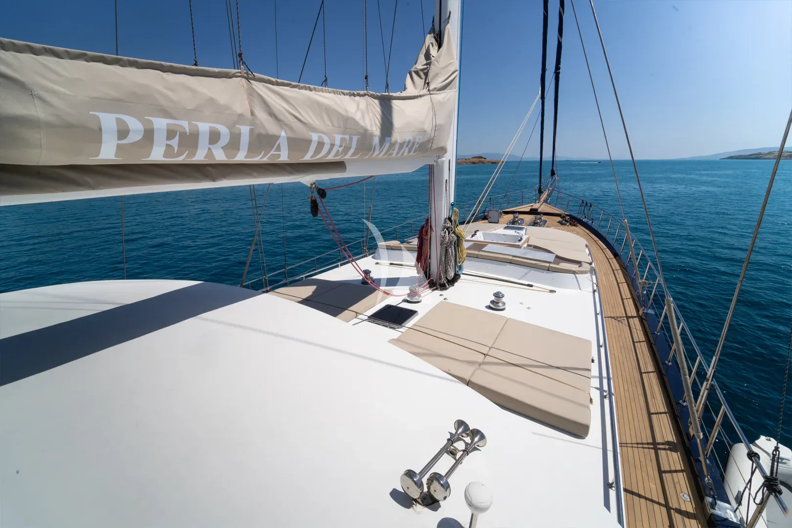 Luxury Crewed Sailing Yacht PERLA DEL MARE photo 5