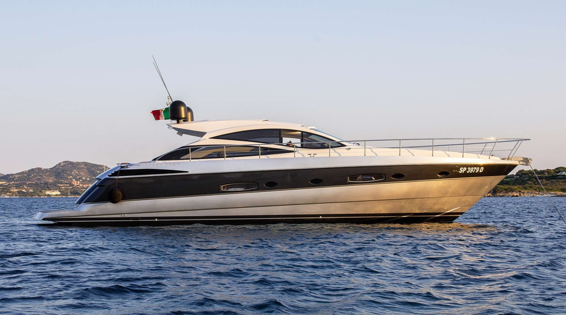 Crewed Motor Yacht Pershing 56 photo 7
