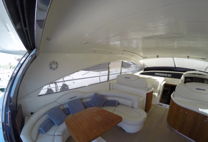 Crewed Motor Yacht Pershing 65 photo 4