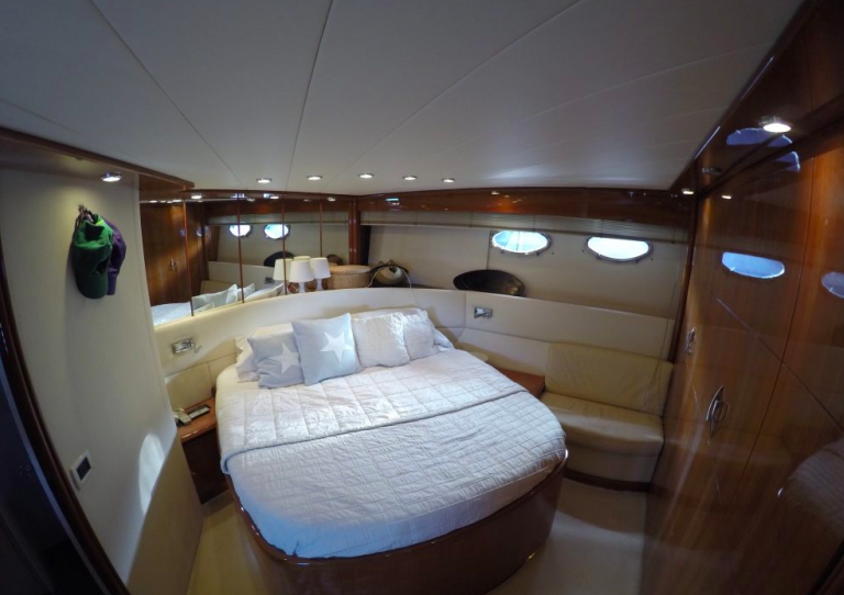 Crewed Motor Yacht Pershing 65 photo 6