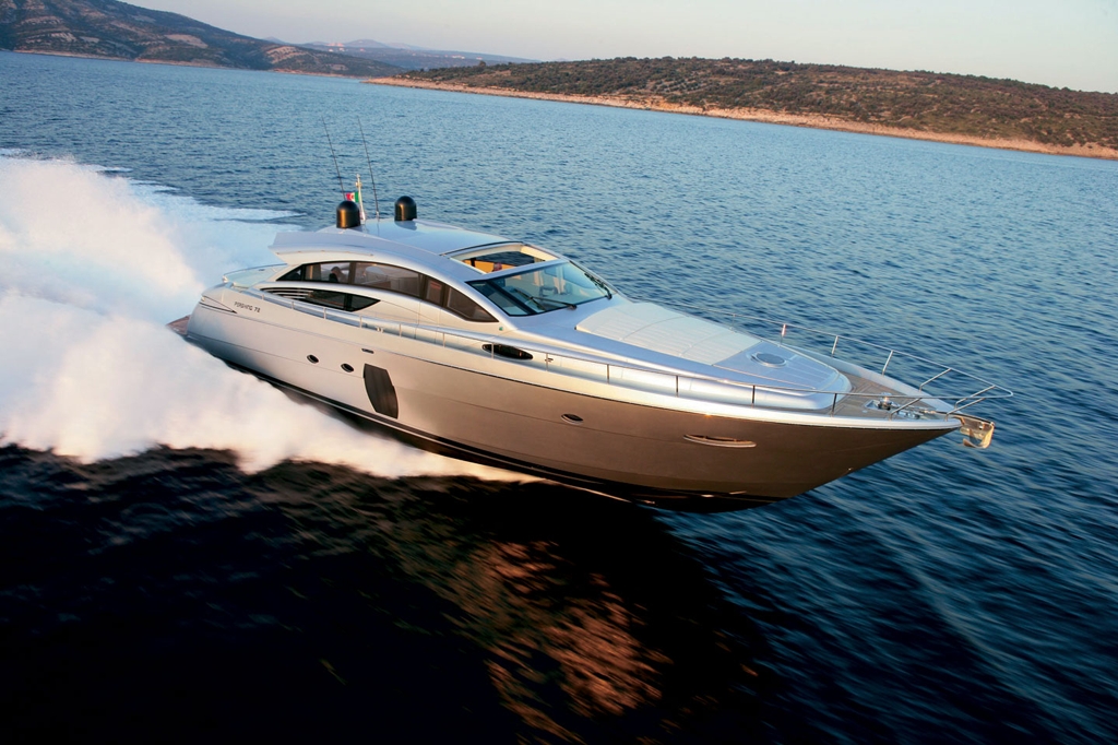 Crewed Motor Yacht Pershing 72