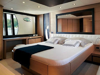 Crewed Motor Yacht Pershing 72 photo 5