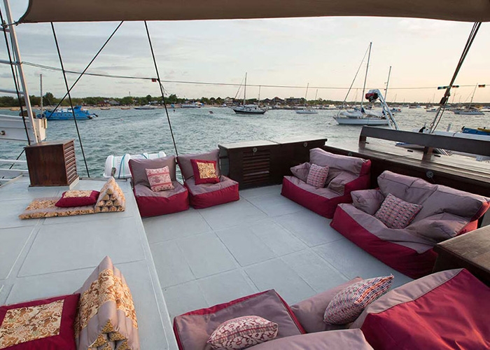 Luxury Crewed Sailing Yacht Phinisi 40 KAT photo 4