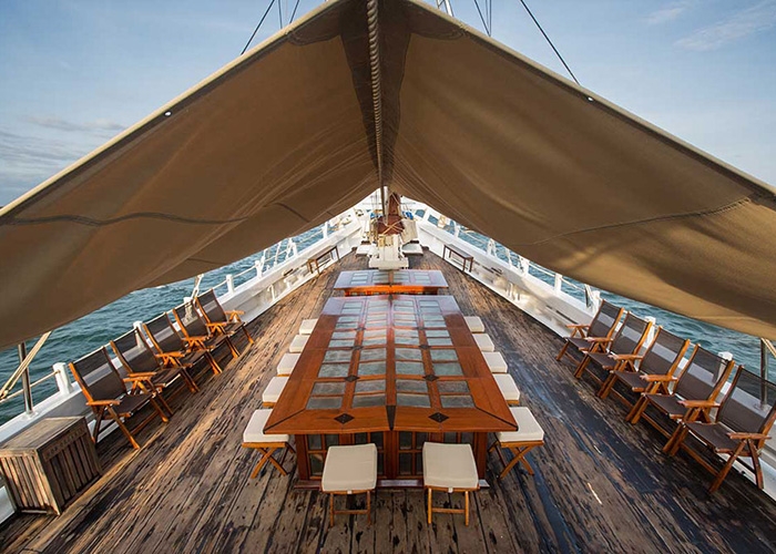 Luxury Crewed Sailing Yacht Phinisi 40 KAT photo 5