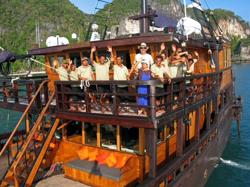 luxury Crewed Sailing Yacht Phinisi 40 photo 4